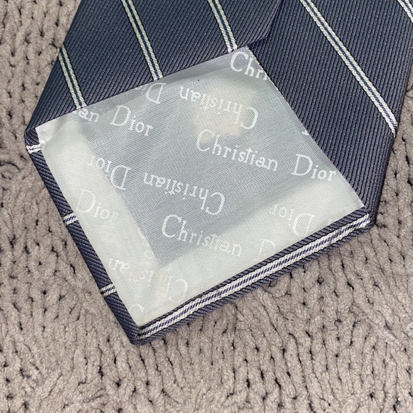 Christian Dior Men’s Tie (Light Grey/White)